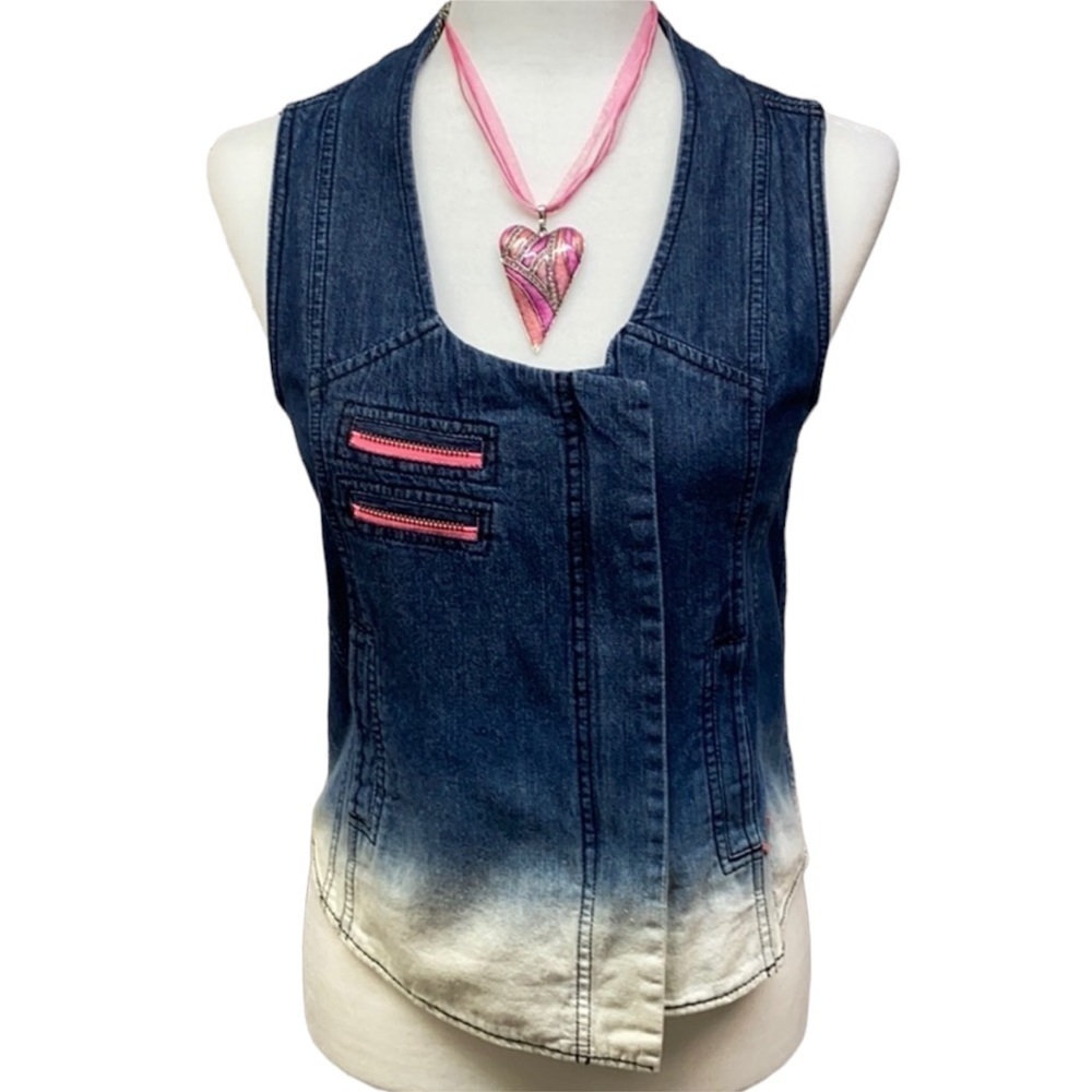 Gimmicks By BKE Ombré Denim Vest